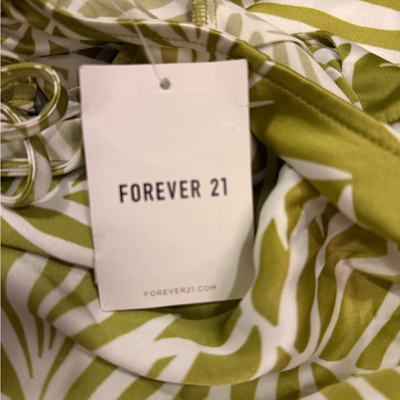 Forever 21 Tropical Leaf Halter Jumpsuit – Olive Green Palm Print, NWT - Picture 6 of 6